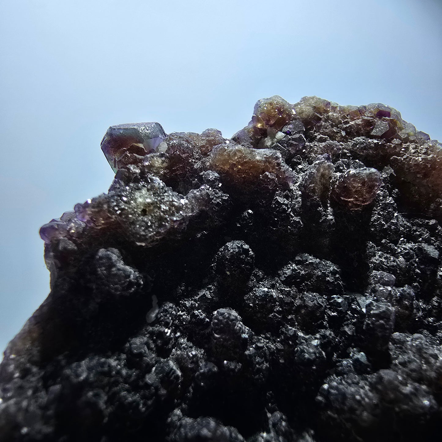 Spécimen rare de fluorite fantôme, hyalite et muscovite, Erongo, Namibie, 71 x 58 x 23 mm 
