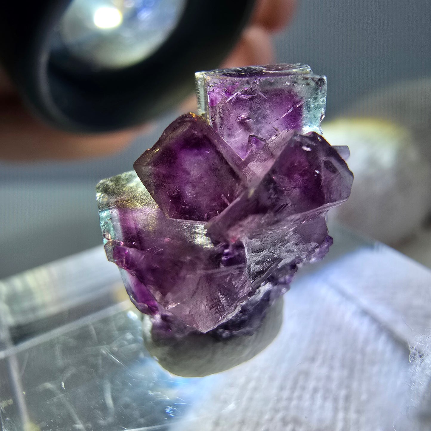 Spécimen de cube de fluorite fantôme, violet-vert, Okorusu, Namibie, 17 x 11 x 12 mm 
