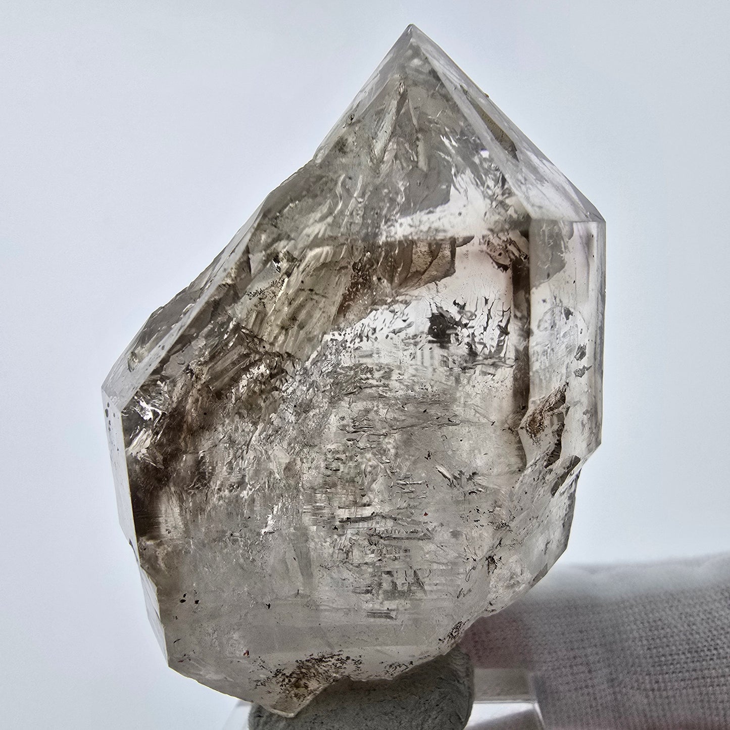 Enhydro Phantom Rauchquarz Zepter Spitze 1x Blase Goboboseb, Namibia 60*36*26mm