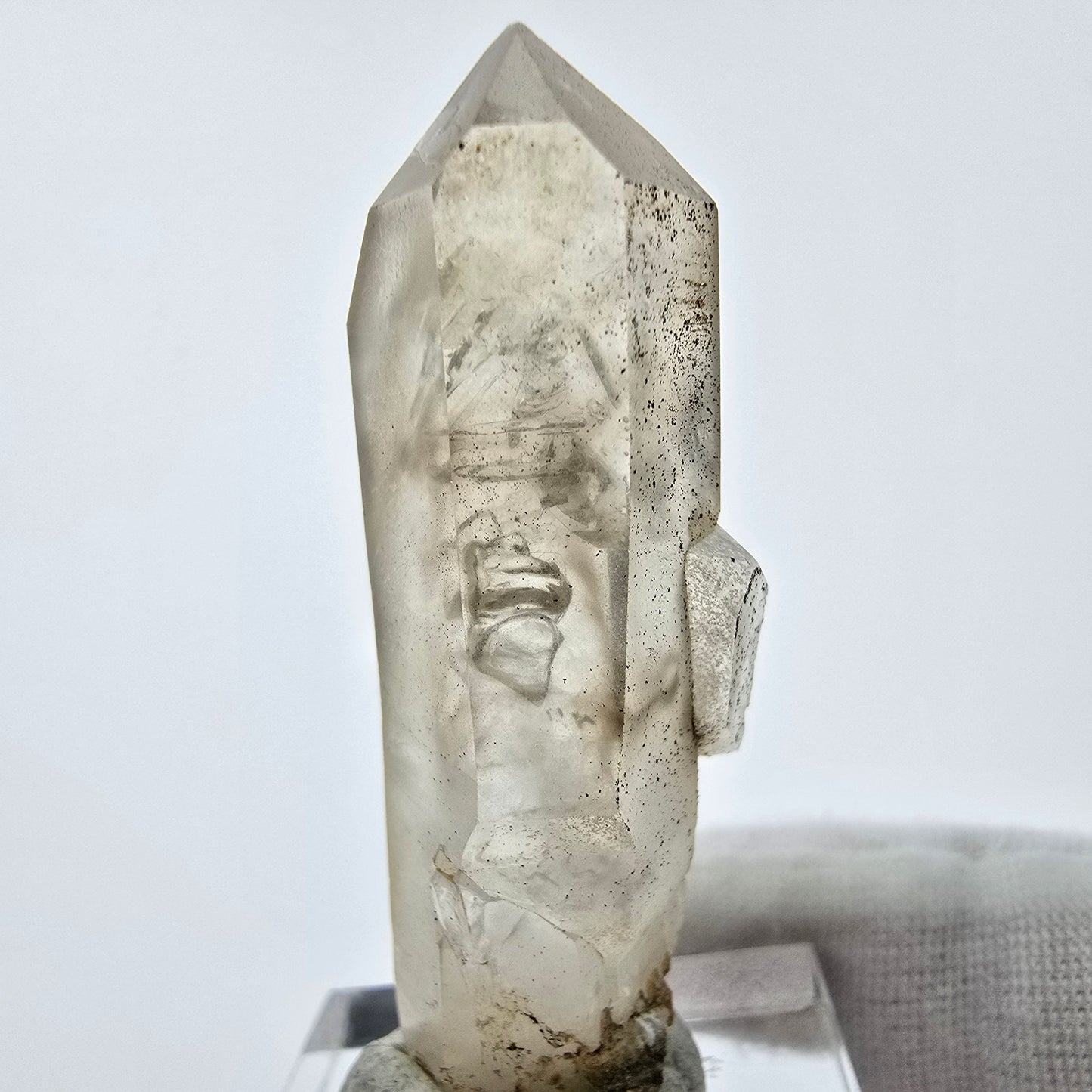 Enhydro Phantom Smoky Quartz Sceptre Tip 1x Bubble Goboboseb, Namibie 48*16*13mm 