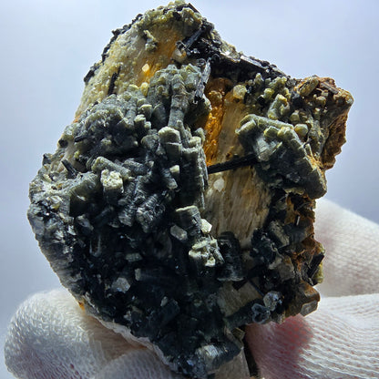 Tourmaline Schörl, muscovite, calcite UV, stade orthose Erongo, Namibie 64*56*47mm 