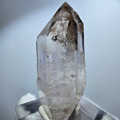 Pointe de sceptre en améthyste fantôme transparente, Goboboseb, Namibie, 40 x 18 x 15 mm 