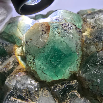 Cube de fluorite fantôme XL hexagonal à gradins zonal Erongo, Namibie 142 x 110 x 41 mm 