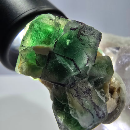 Cube de fluorite fantôme zonal, muscovite, spécimen d'hyalite, Erongo, Namibie, 34 x 28 x 22 mm 