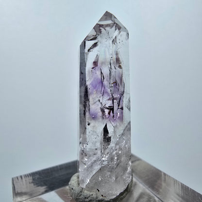 Améthyste fantôme avec hématite, mine Streep, Goboboseb, Namibie, 32 x 10 x 10 mm 
