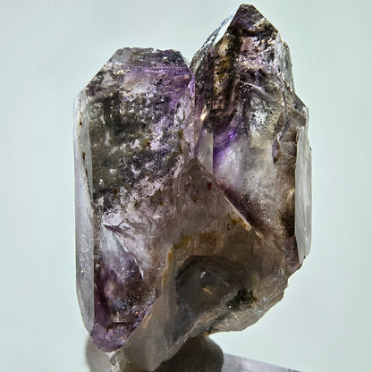 Améthyste fantôme rare, sceptre DT, amas Brandberg, Namibie, 50 x 26 x 24 mm 