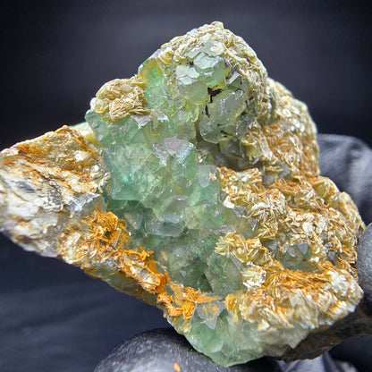 Vert fluorite étagé, étape muscovite Erongo Namibie 40*37*39mm collection