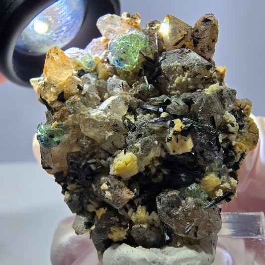 Cube de fluorite fantôme, quartz fumé, tourmaline schol, muscovite, Erongo, Namibie, 44 x 34 x 26 mm