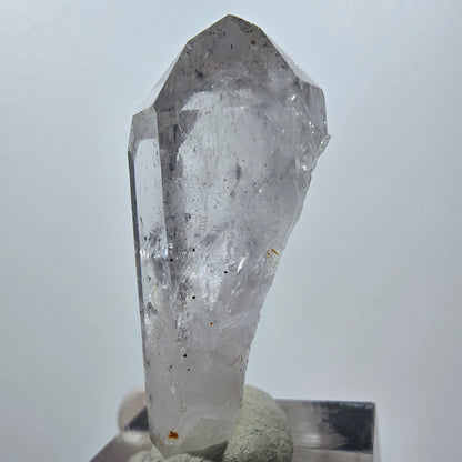 Quartz clair Harlequin Point Streep Mine, Goboboseb, Namibie 43 x 17 x 15 mm 