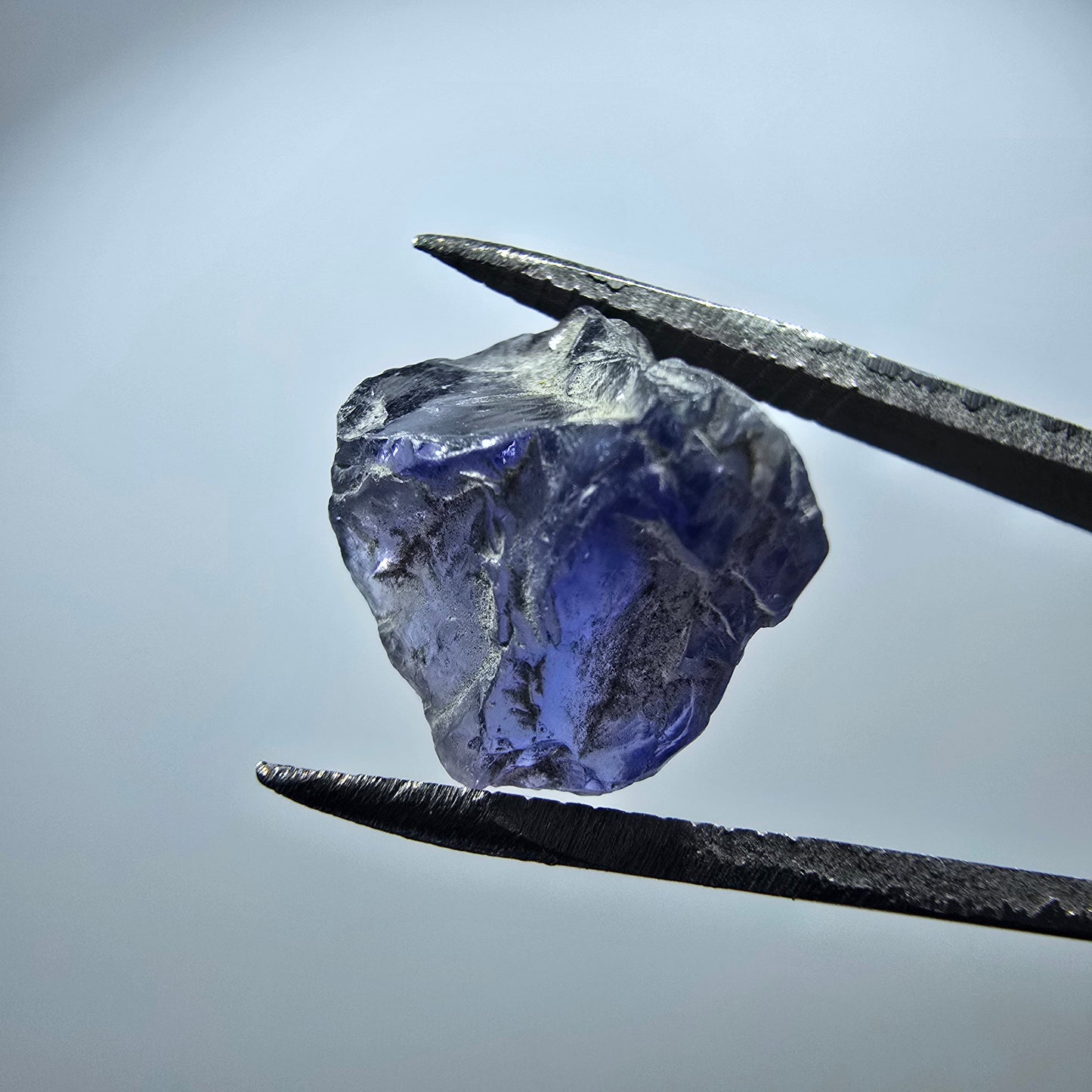 Cristal de tanzanite rare, bleu poli Tanzanie 11*11*8mm 