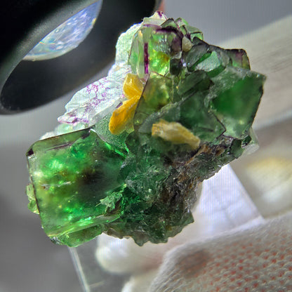 Spécimen de cube de fluorite fantôme zonal, de muscovite et de tourmaline Schorl, Erongo, Namibie, 27 x 25 x 24 mm 