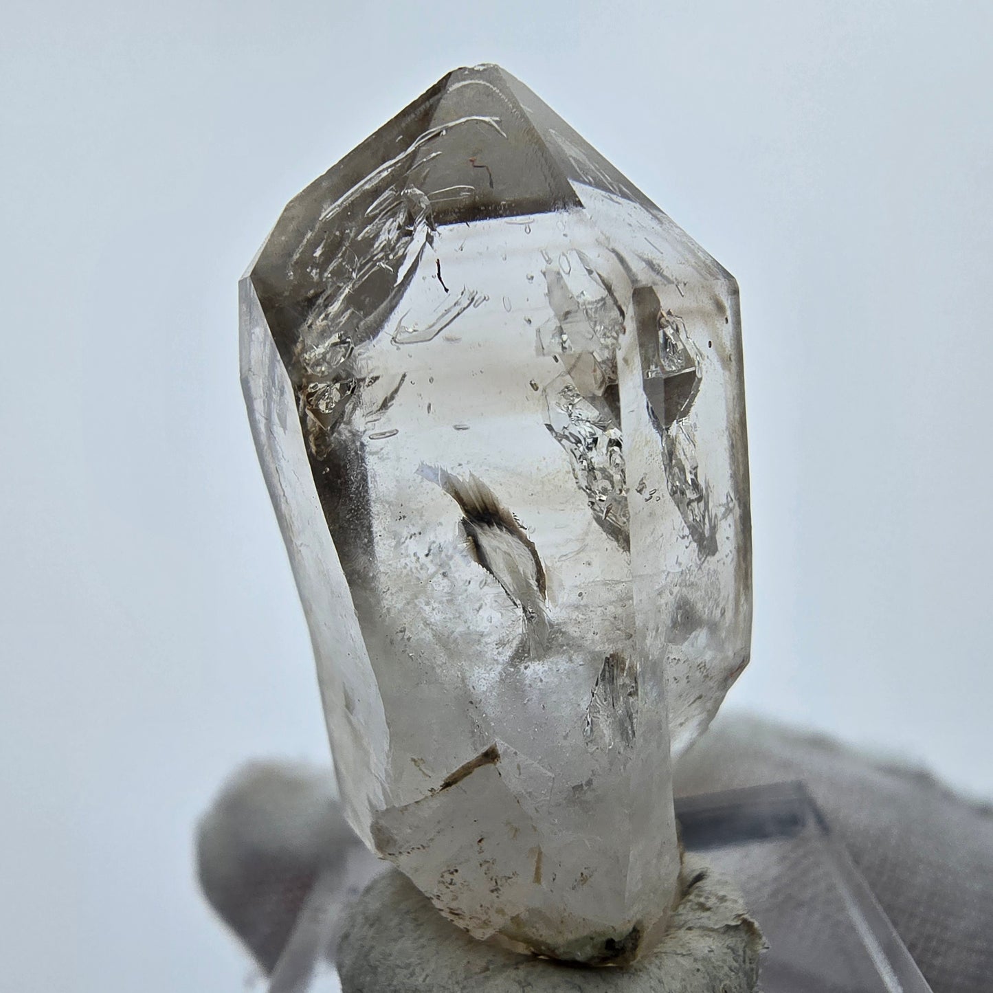 Enhydro Phantom Smoky Quartz Sceptre Tip 1x Bubble Goboboseb, Namibie 38*19*16mm 