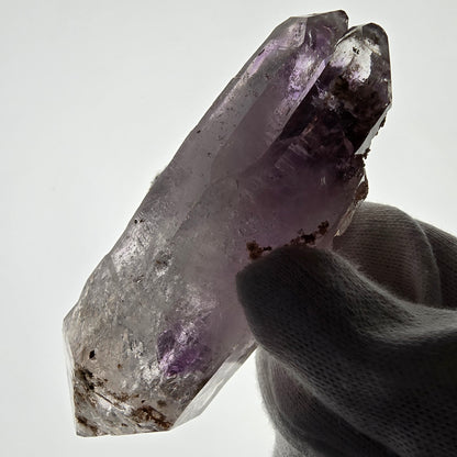 Sceptre DT en améthyste squelette Enhydro, poche de calcite Valentine Goboboseb Namibie 100 x 36 x 30 mm 
