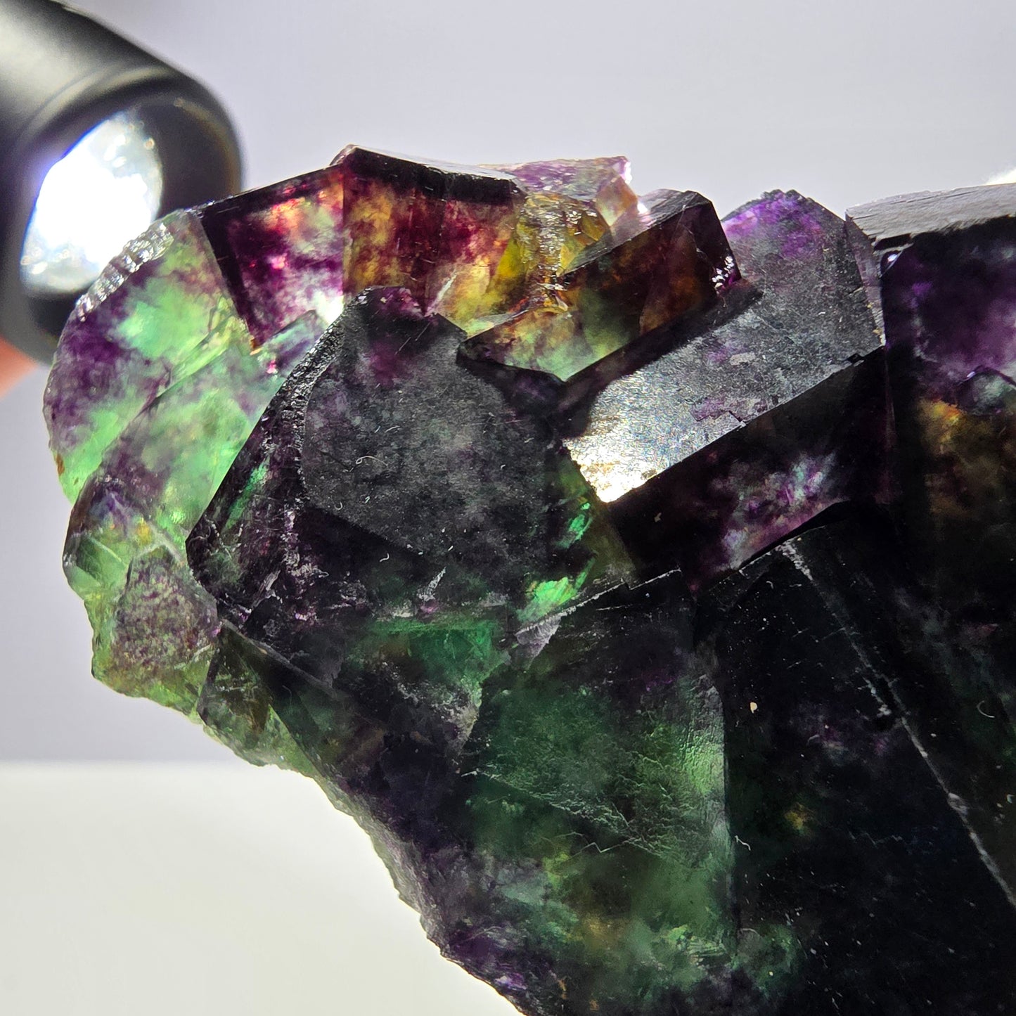 Spécimen de cube de fluorite fantôme transparent, parqueté, zonal, Okorusu, Namibie, 76 x 46 x 28 mm 
