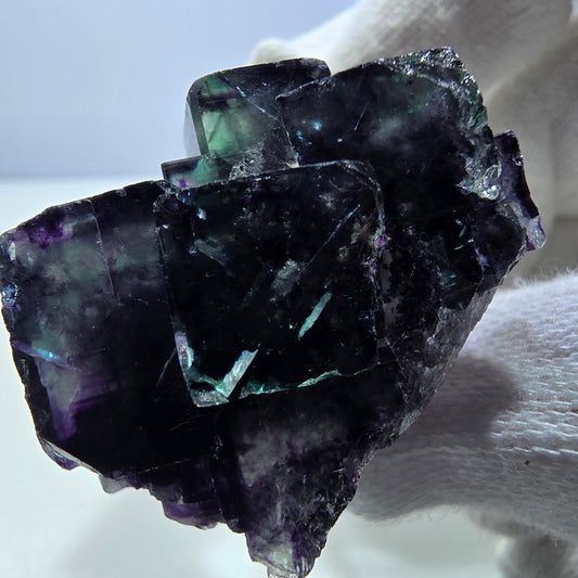 Spécimen rare de cube de fluorite fantôme, vert zonal et violet, Okorusu, Namibie, 38 x 33 x 23 mm
