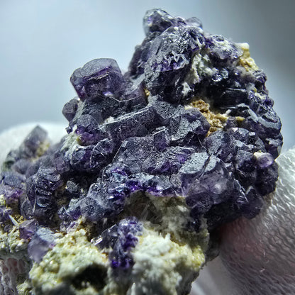 Phantom fluorite, hyalite, muscovite, orthoclase stage Erongo, Namibia 40*38*26mm 