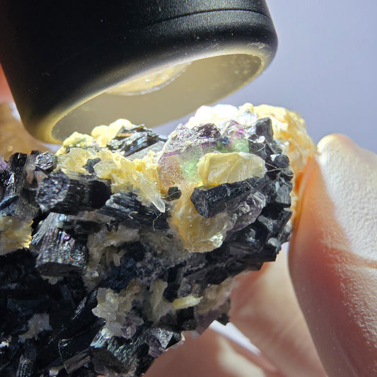 Spécimen de fluorite fantôme, tourmaline scholle, muscovite, Erongo, Namibie, 78 x 58 x 33 mm