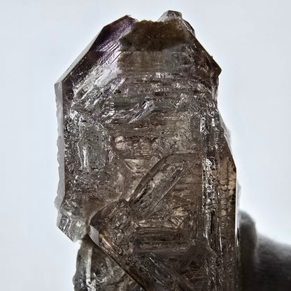 Sceptre fantôme squelette en quartz fumé DT, poche Saint-Valentin en calcite UV, Namibie 82 x 38 x 26 mm 