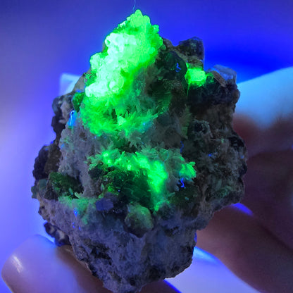 Phantom fluorite, hyalite, muscovite, orthoclase stage Erongo, Namibia 40*38*26mm 