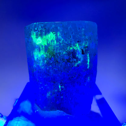 Seltener Aquamarin X mit Schörl Turmalin Erongo, Namibia 25*21*17mm