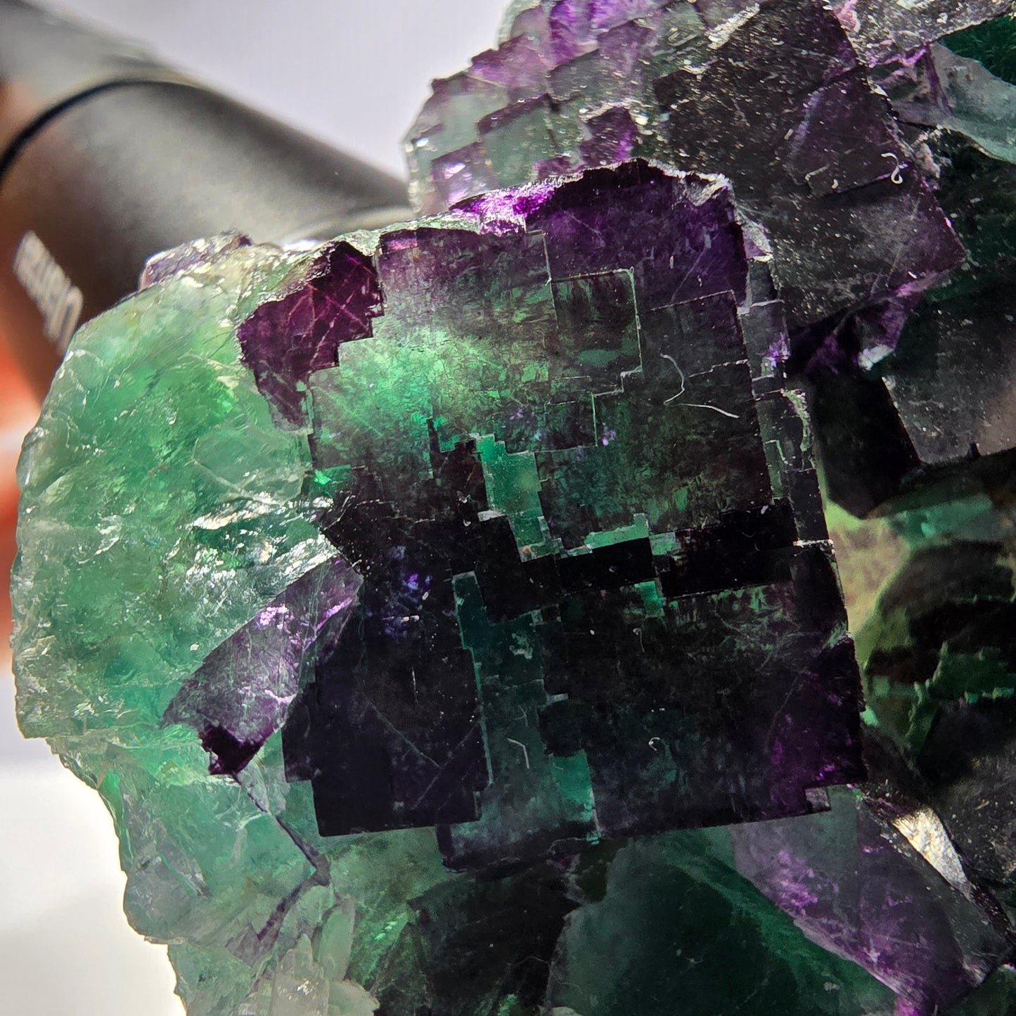 Grand spécimen de cube de fluorite fantôme vert violet zonal 11:11 Angel Pocket, Namibie 80*73*30mm 