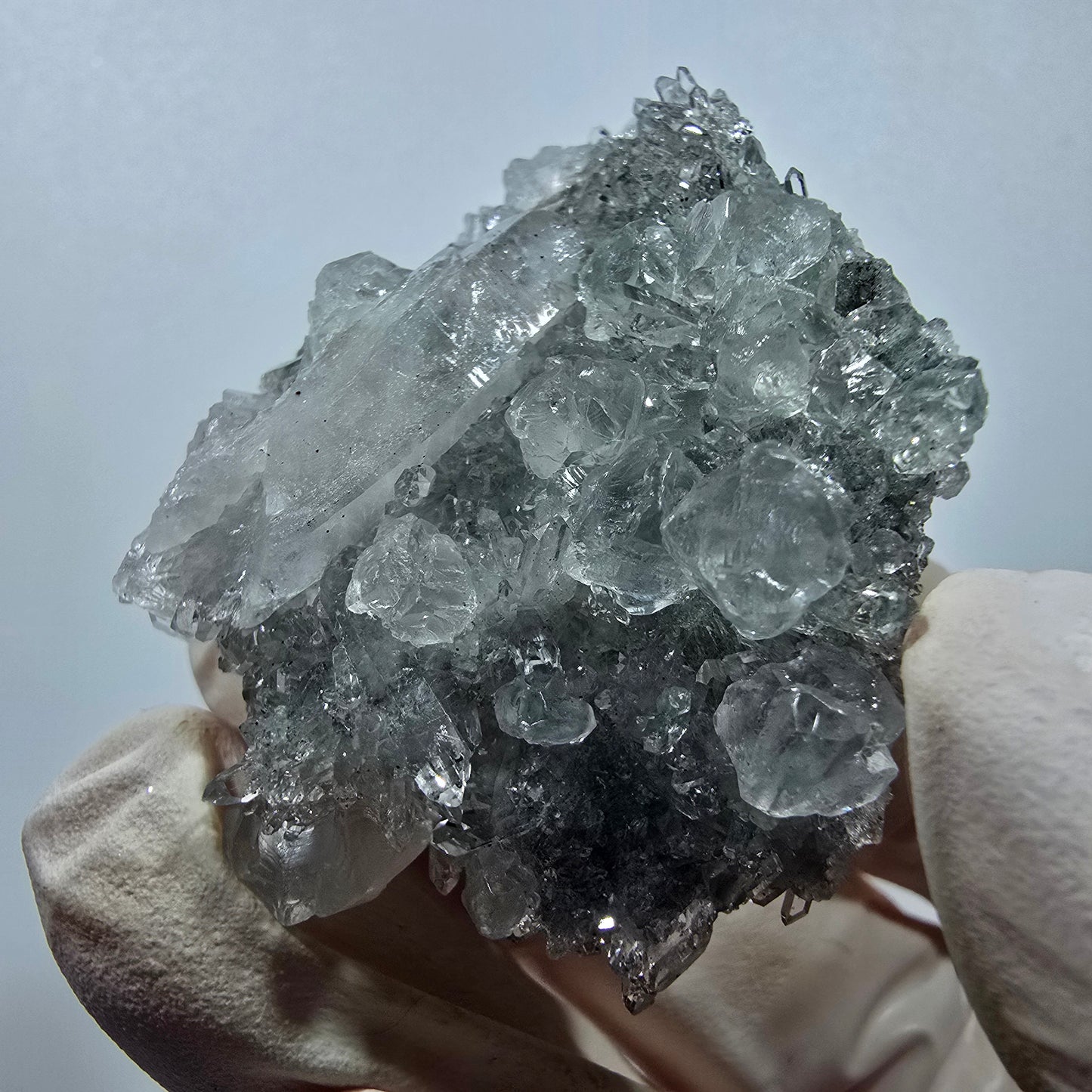 Amas de quartz rare en forme d'étoile de calcite UV, mine Streep, Gobobo, Namibie, 47 x 38 x 21 mm 