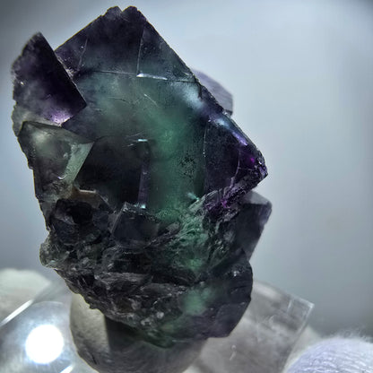 Spécimen rare de cube de fluorite fantôme, vert zonal et violet, Okorusu, Namibie, 34 x 26 x 17 mm 