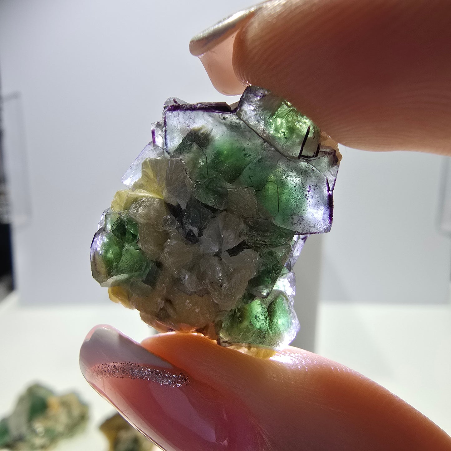 Lot de 16 tourmalines Schörl, fluorite fantôme, hyalite, stade muscovite, Erongo, Namibie 