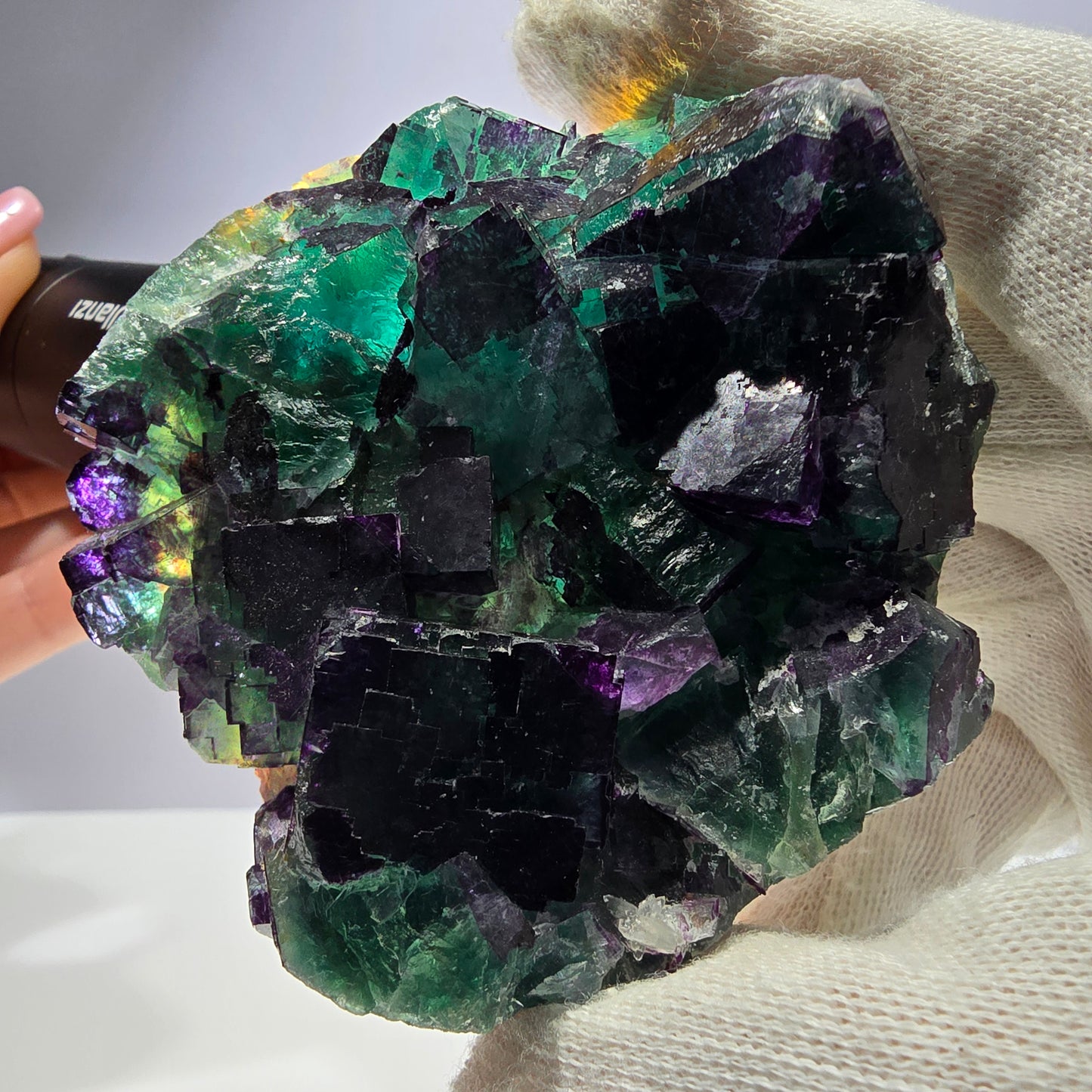 Grand spécimen de cube de fluorite fantôme vert violet zonal 11:11 Angel Pocket, Namibie 80*73*30mm 