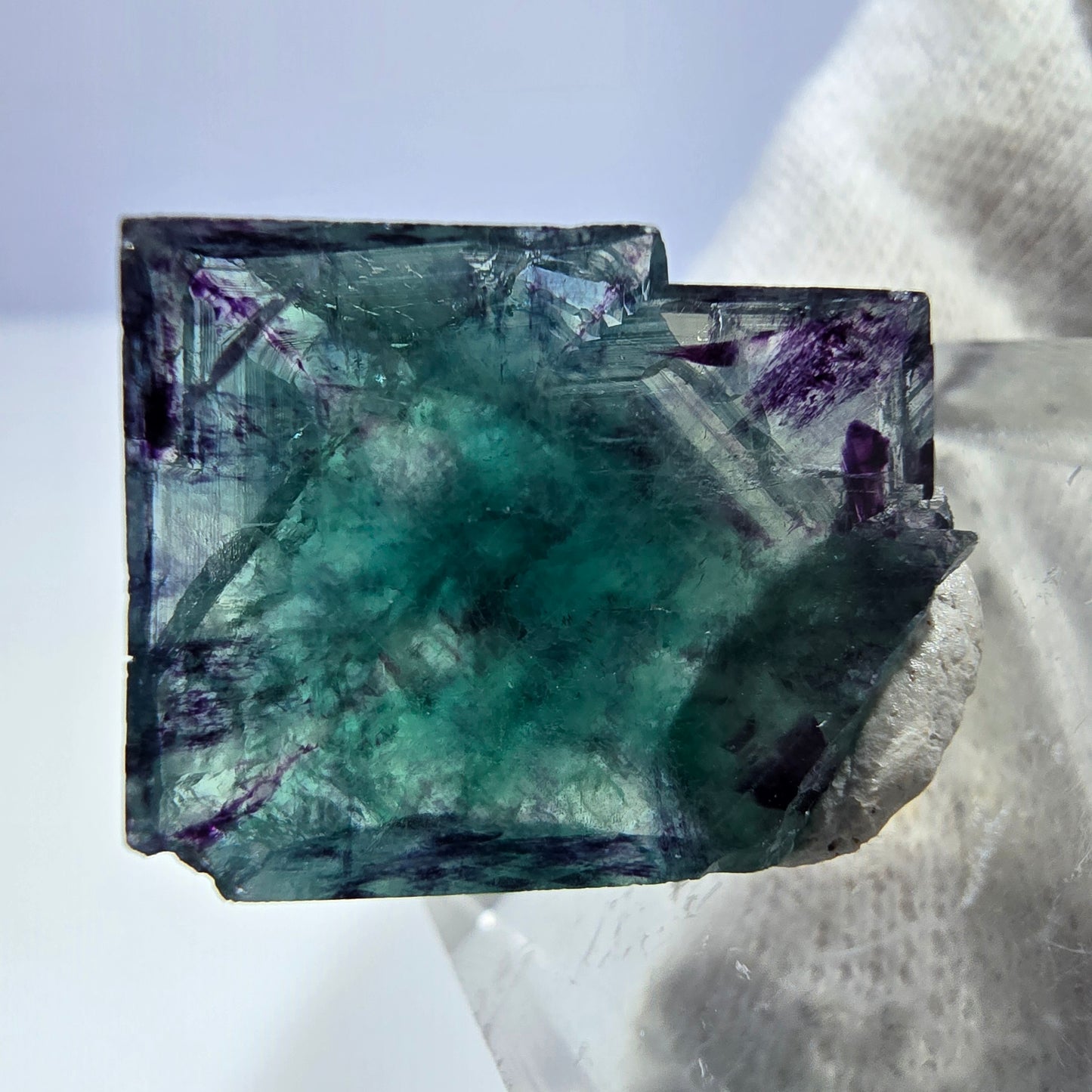 Rare cube de fluorite fantôme, vert violet zonal Okorusu, Namibie 22 x 22 x 12 mm 