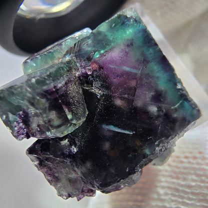 Spécimen rare de cube de fluorite fantôme, vert zonal et violet, Okorusu, Namibie, 27 x 23 x 20 mm 