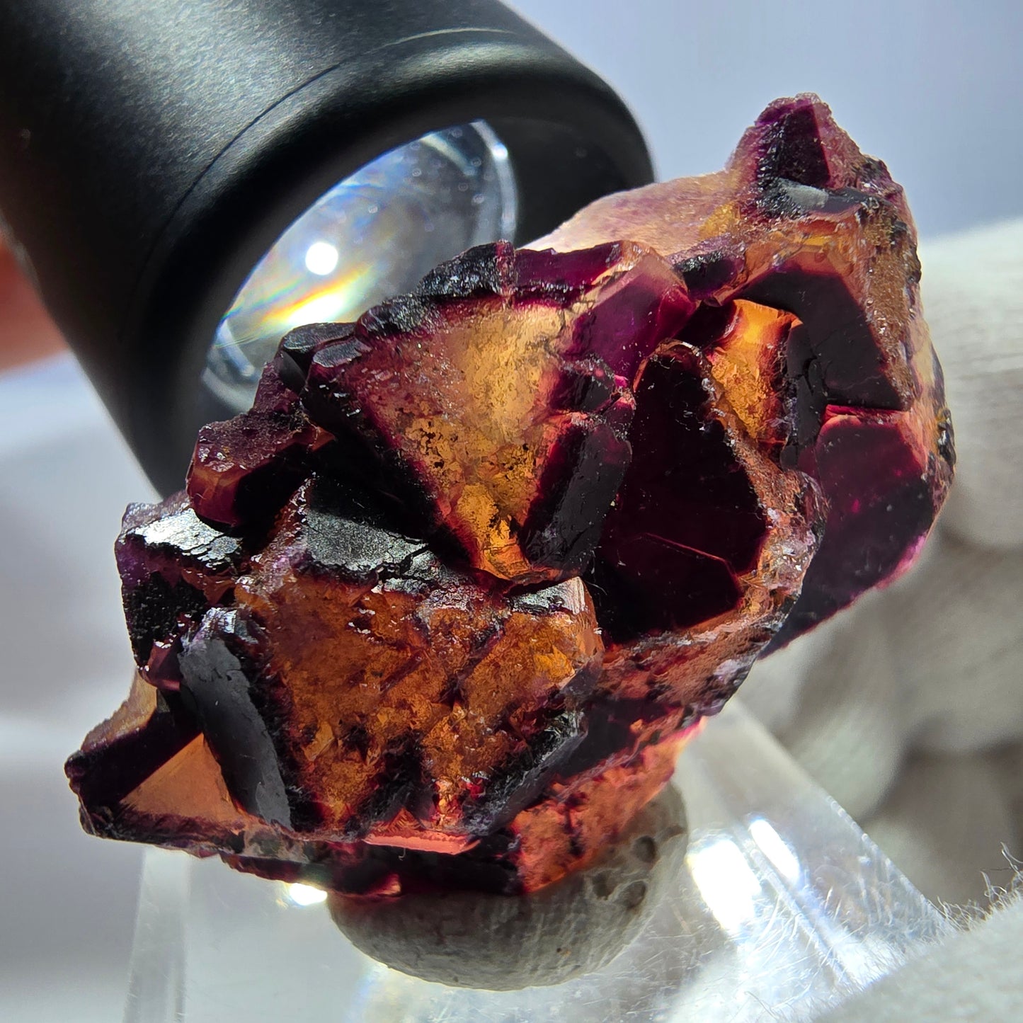 Spécimen rare de cube de fluorite fantôme zonal jaune violet Okorusu, Namibie 40*22*13mm 