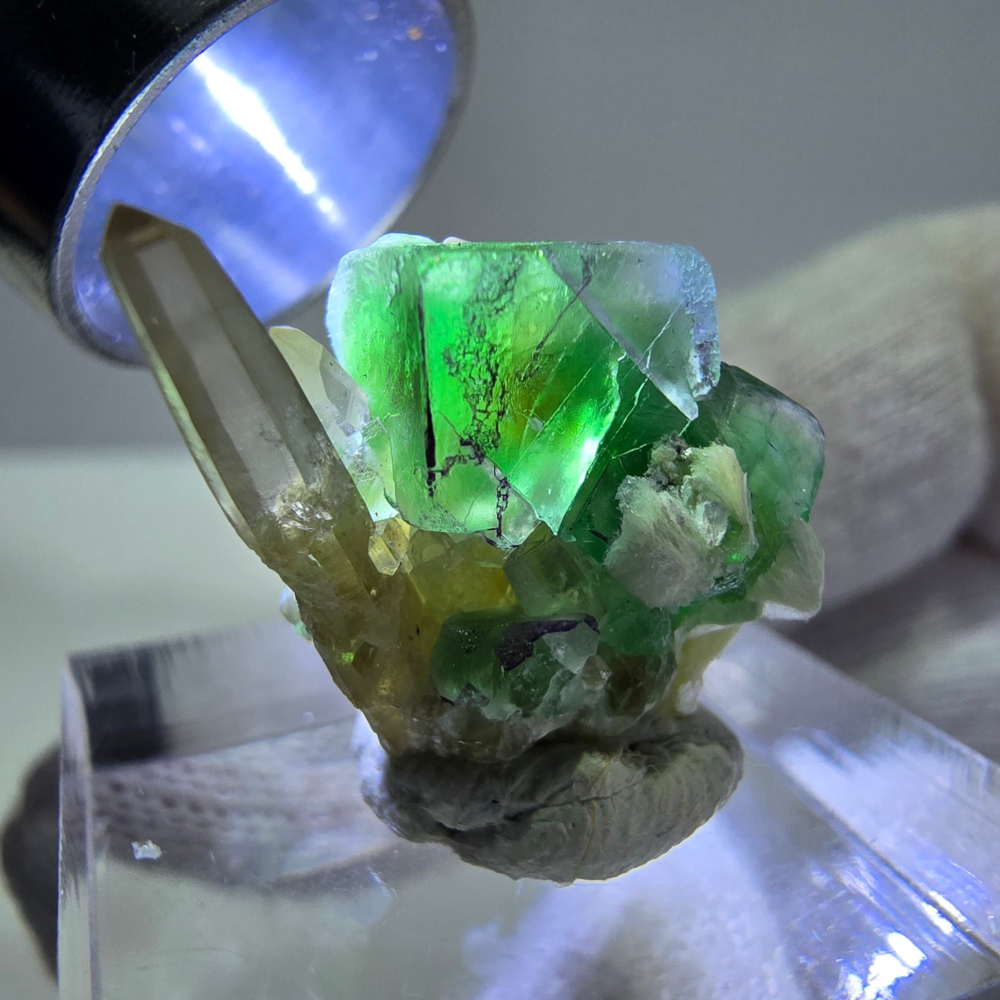 Cube de fluorite fantôme zonal, quartz fumé, spécimen de muscovite, Erongo, Namibie, 19 x 15 x 12 mm 