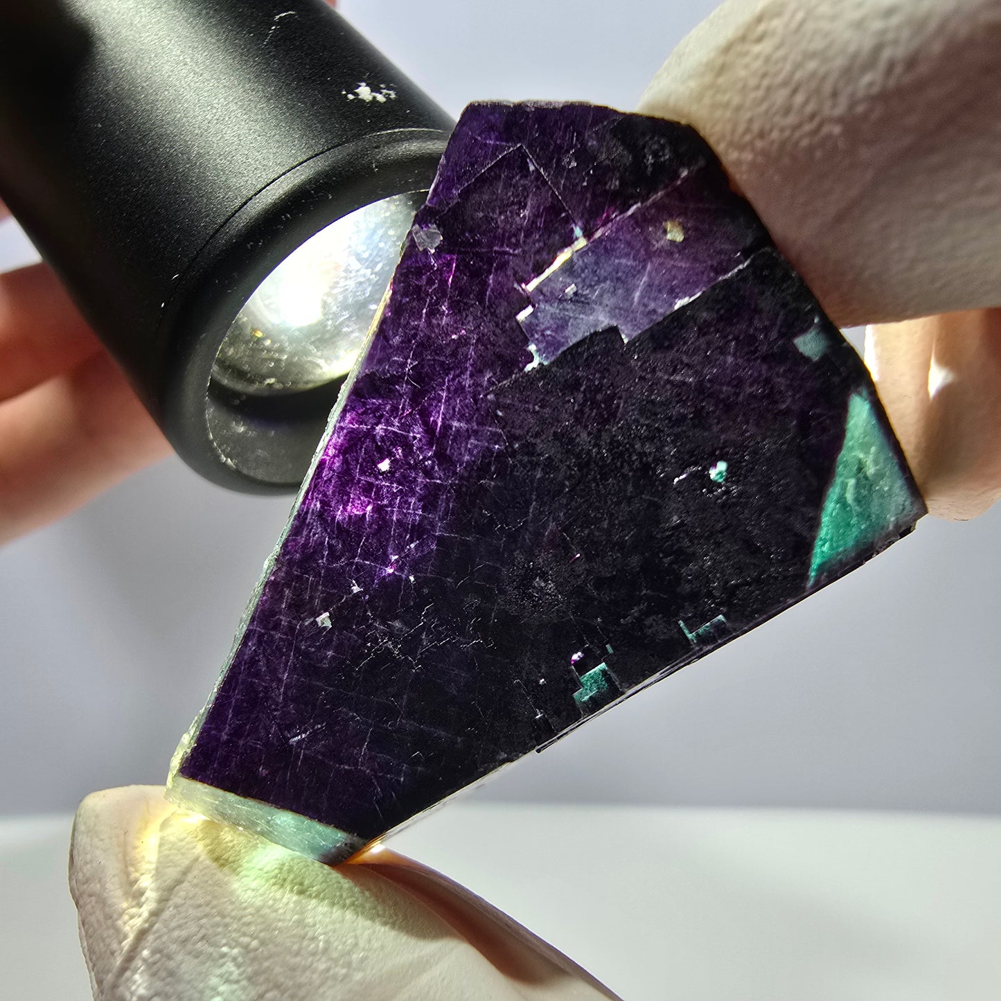 Spécimen de cube de fluorite fantôme vert violet zonal 11:11 Angel Pocket, Namibie 44*42*26mm 