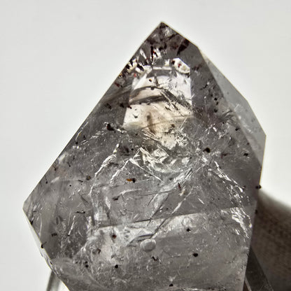 Quartz fumé fantôme Enhydro Harlequin, mine Bubble Streep, Namibie, 31 x 27 x 17 mm 