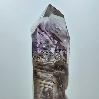 Mine d'améthyste Phantom Point Streep, Goboboseb, Namibie 48 x 14 x 10 mm 
