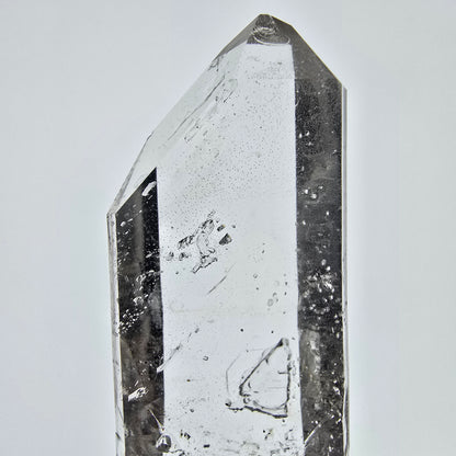 Sceptre de poche en quartz fumé fantôme squelette, Namibie, 48 x 18 x 7 mm 