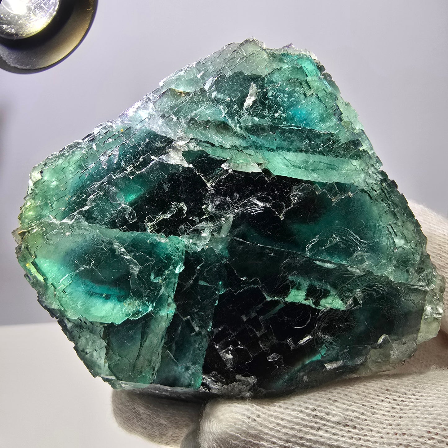 Grand cube de fluorite fantôme étagé, vert-brun, Okorusu, Namibie, 83 x 70 x 45 mm 