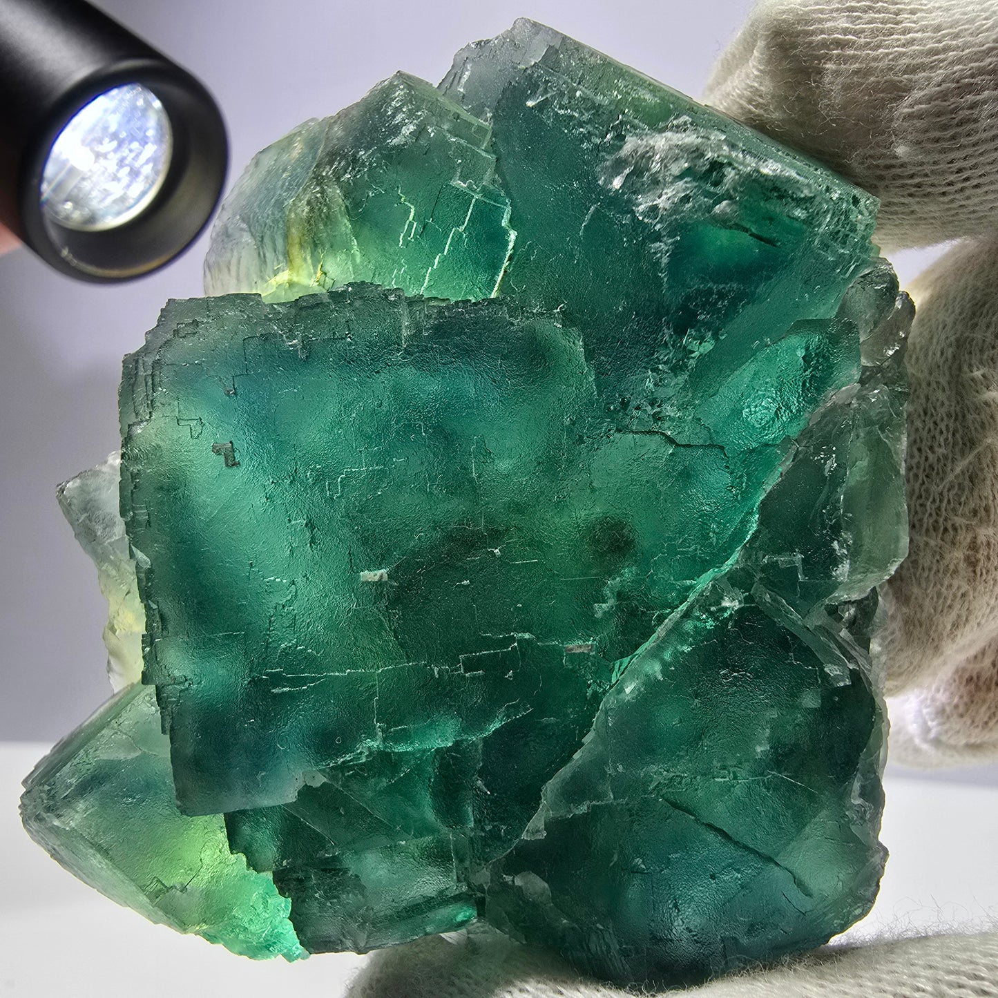 Rare spécimen de cube de fluorite fantôme, parqueté vert Okorusu, Namibie, 77 x 73 x 27 mm 