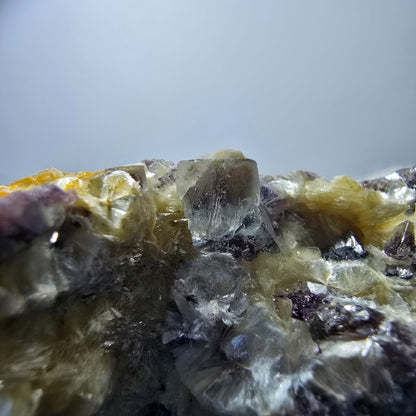 Cubes de fluorite fantôme colorés, spécimen de muscovite, Erongo, Namibie, 79 x 62 x 25 mm 