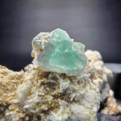 Fluorite Zonare, muscovite Schörl tourmaline étape Erongo namibie 70*38*40mm