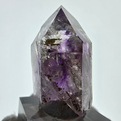 Améthyste fantôme avec hématite, mine Streep, Goboboseb, Namibie, 43 x 30 x 19 mm 