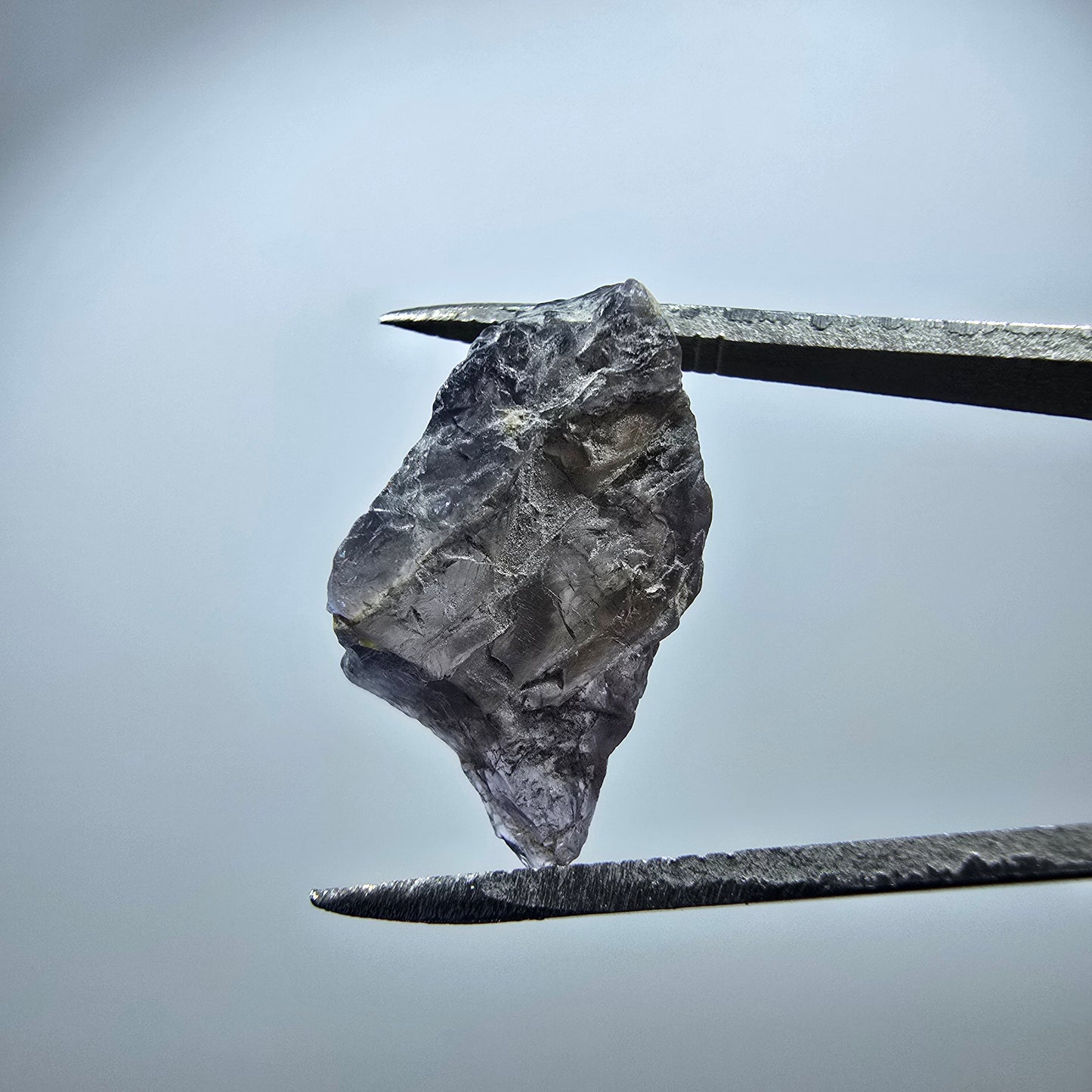 Cristal de tanzanite rare, bleu poli Tanzanie 18*9*8mm 