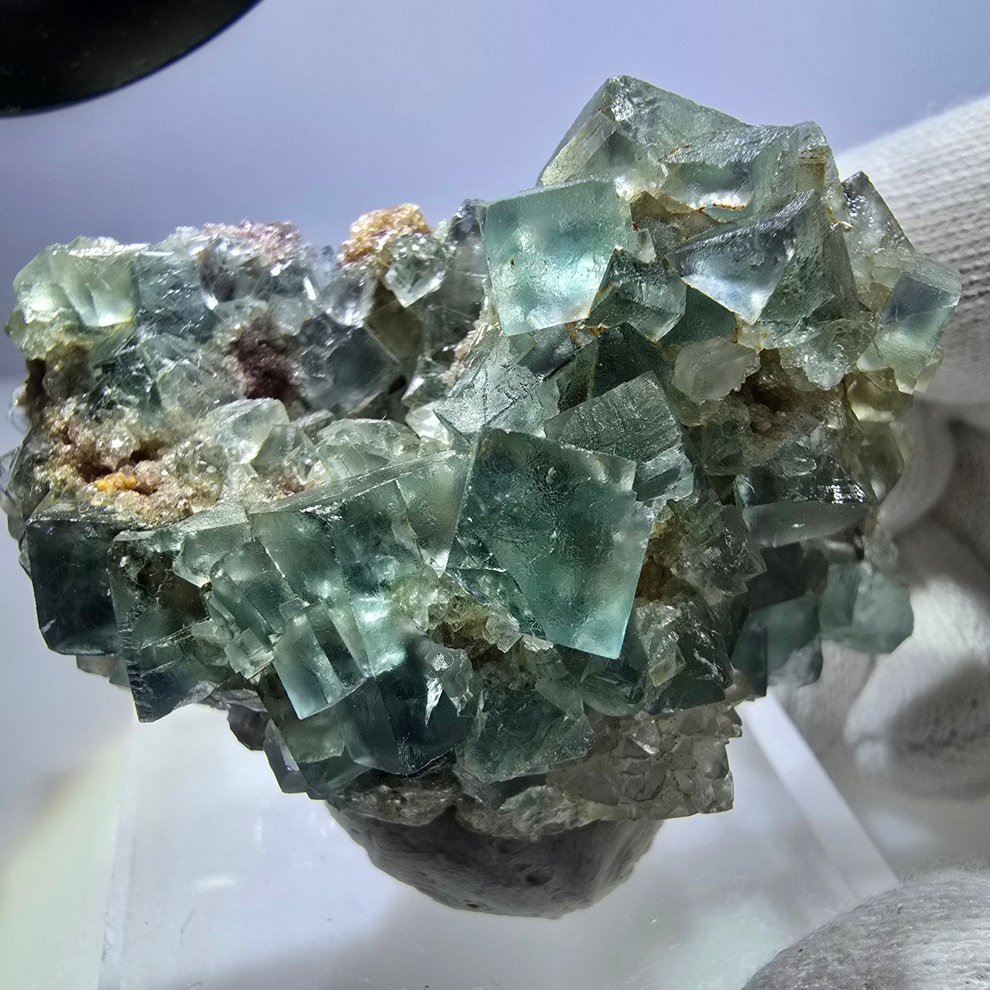 Klare Phantom Fluorit Würfel, Quarz Stufe Okorusu, Namibia 63*41*31mm