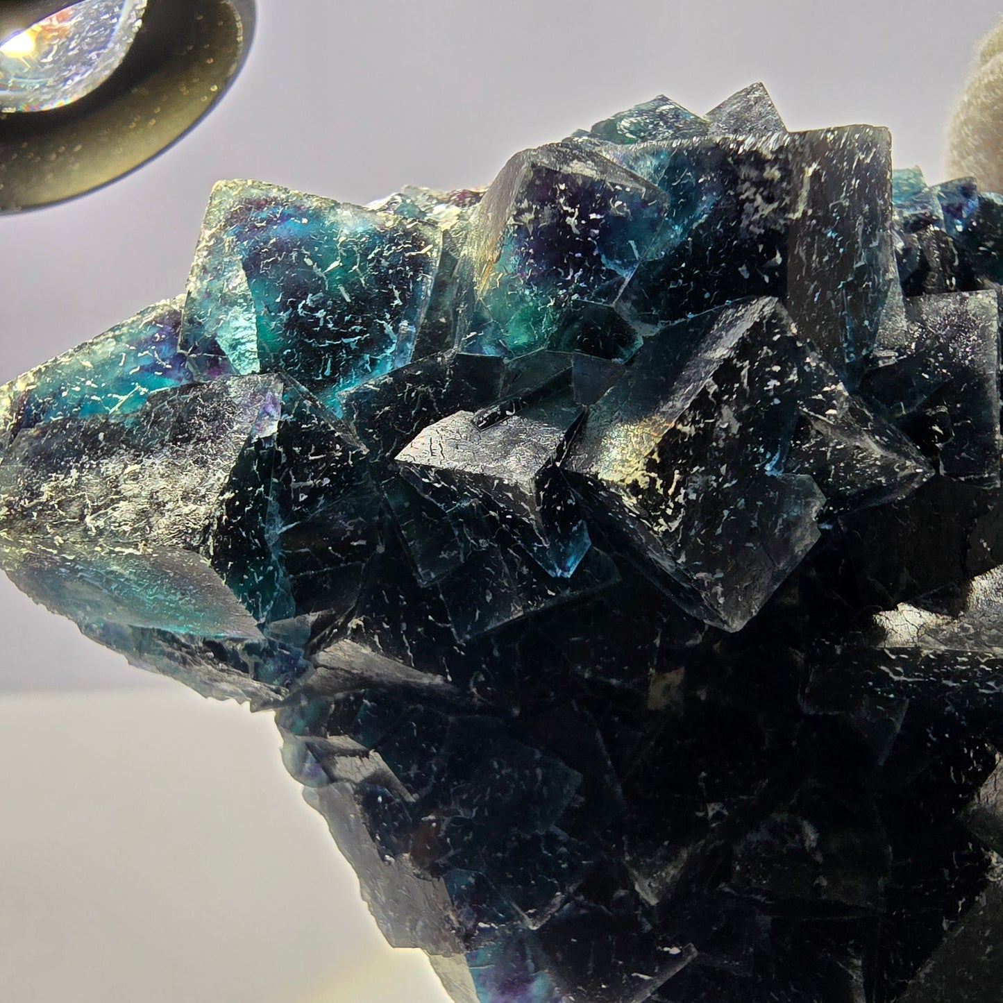 Grand spécimen de cube de fluorite fantôme, zonal – Nouvelle découverte ! Okorusu, Namibie, 105 x 79 x 31 mm 