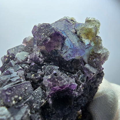 Fluorite fantôme colorée, hyalite, tourmaline schol, muscovite, Erongo, Namibie, 80 x 46 x 60 mm 