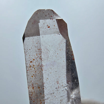 Améthyste fantôme avec hématite Goboboseb, Namibie 34 x 13 x 8 mm 