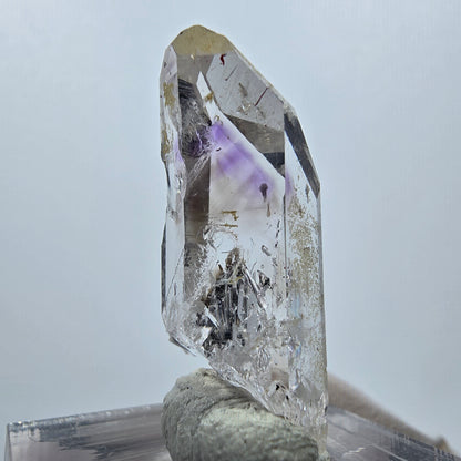 Améthyste fantôme avec hématite, mine Streep, Goboboseb, Namibie, 32 x 10 x 10 mm 