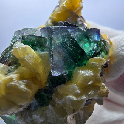 Cube de fluorite fantôme zonal, spécimen de muscovite, Erongo, Namibie, 60 x 33 x 33 mm 