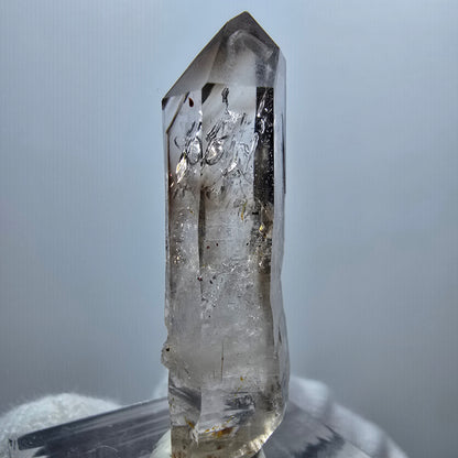 Quartz fumé fantôme transparent DT Scepter Point Goboboseb, Namibie 39 x 11 x 8 mm 